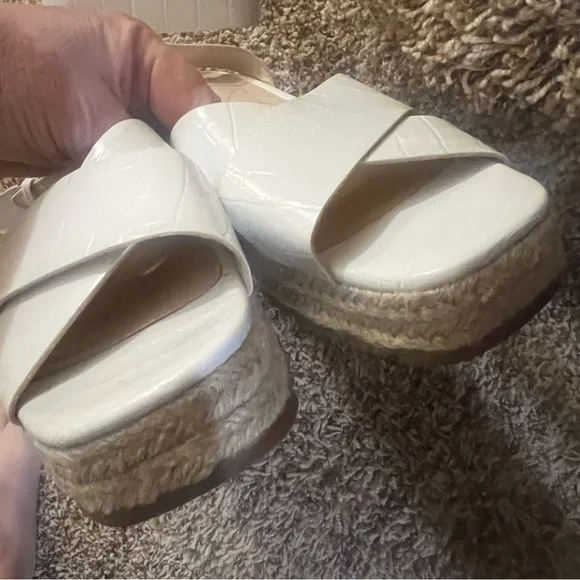 Liz Claiborne Womens Eastside White Square Toe Wedge Sandals Shoes New - Picture 5 of 16